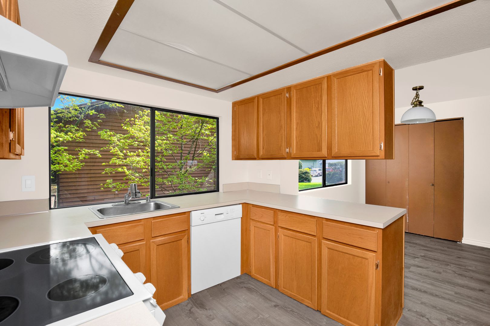 3 Bedroom Rambler in Education Hill – photo 1