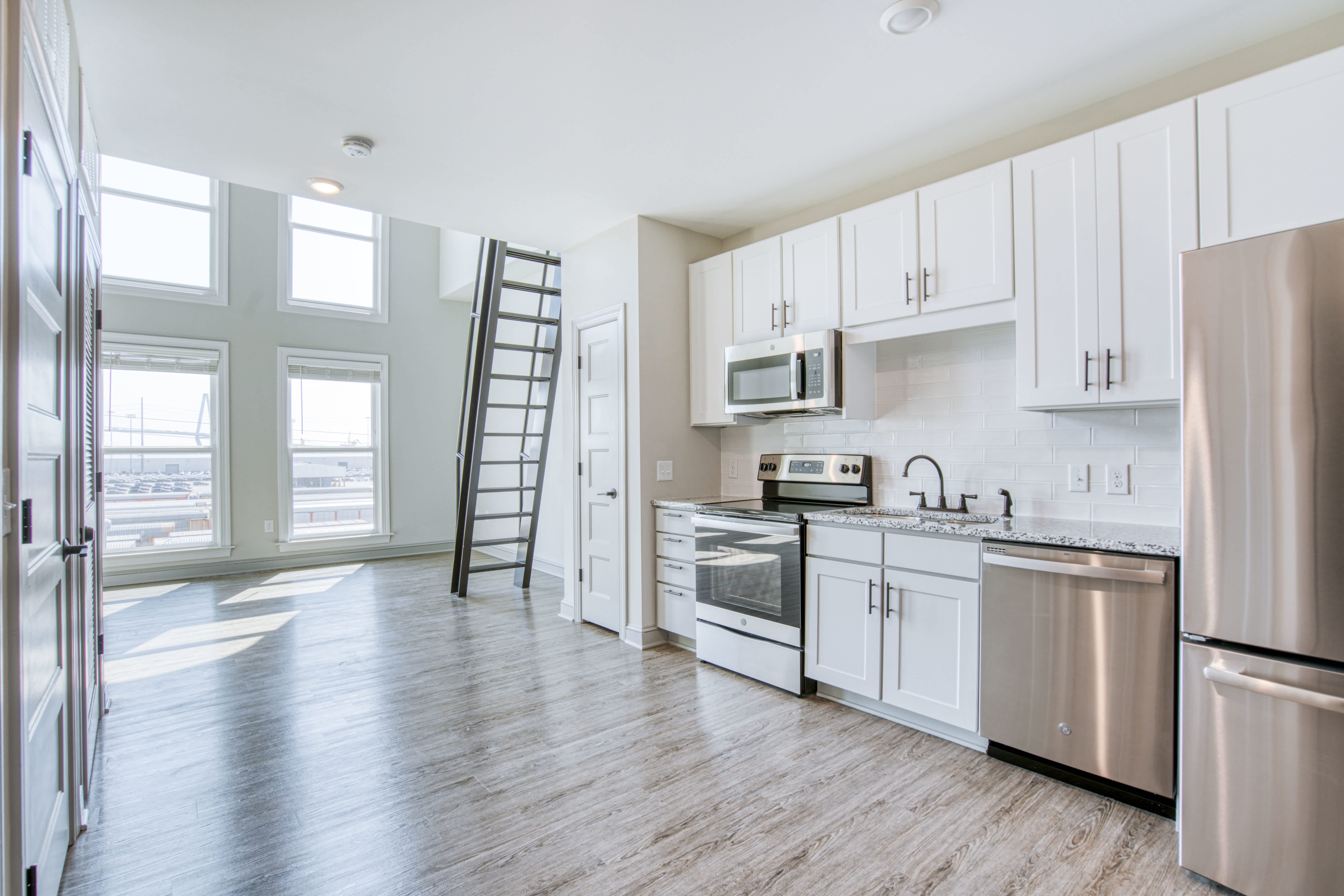 655 East Bay – photo 5