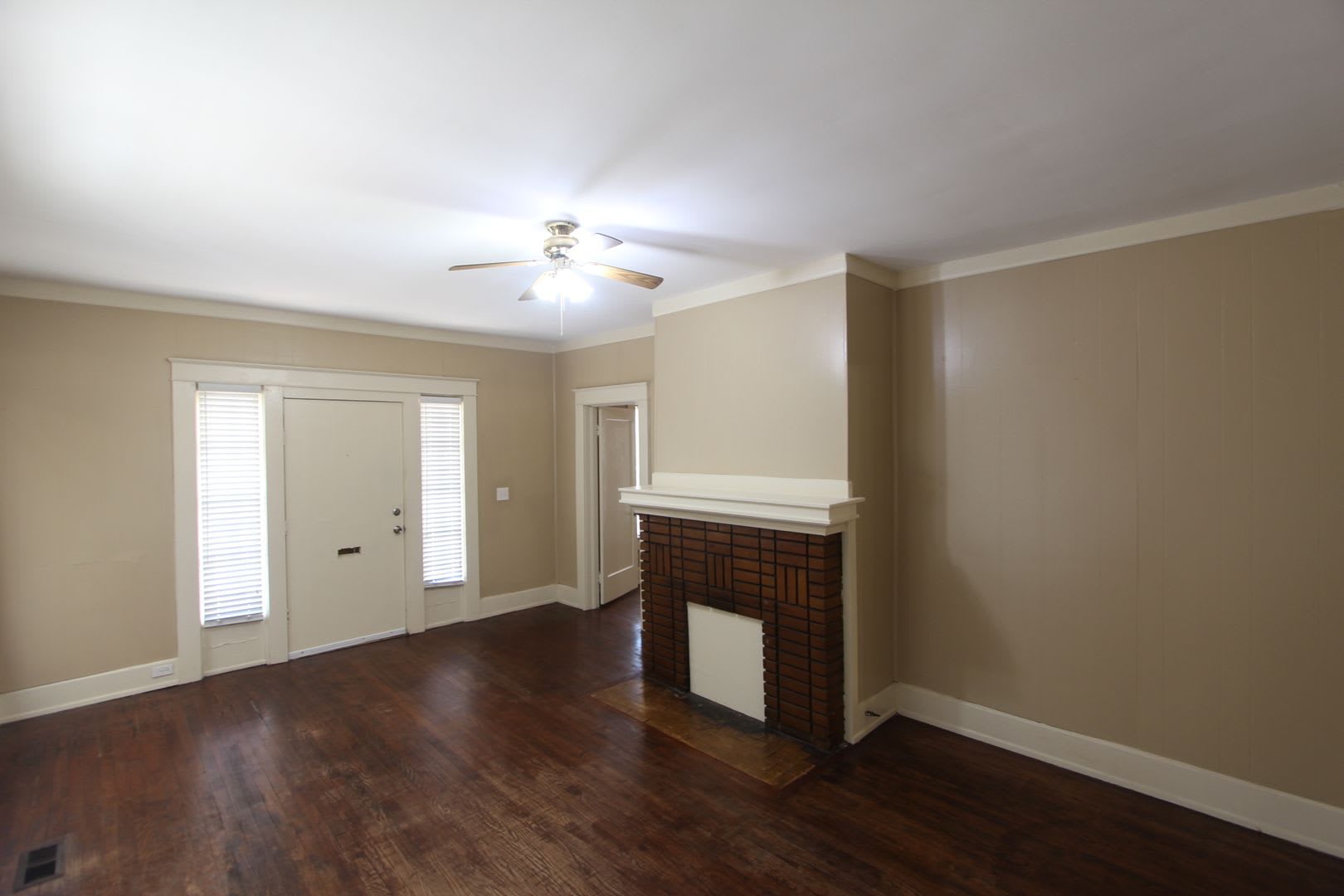 New On The Market with Fresh Updates!! Better Hurry!! – photo 4