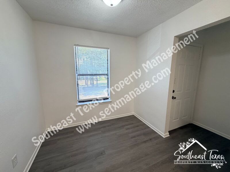 1410 South Elizabeth Avenue – photo 3
