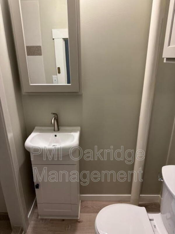 104 W 1st St – photo 4