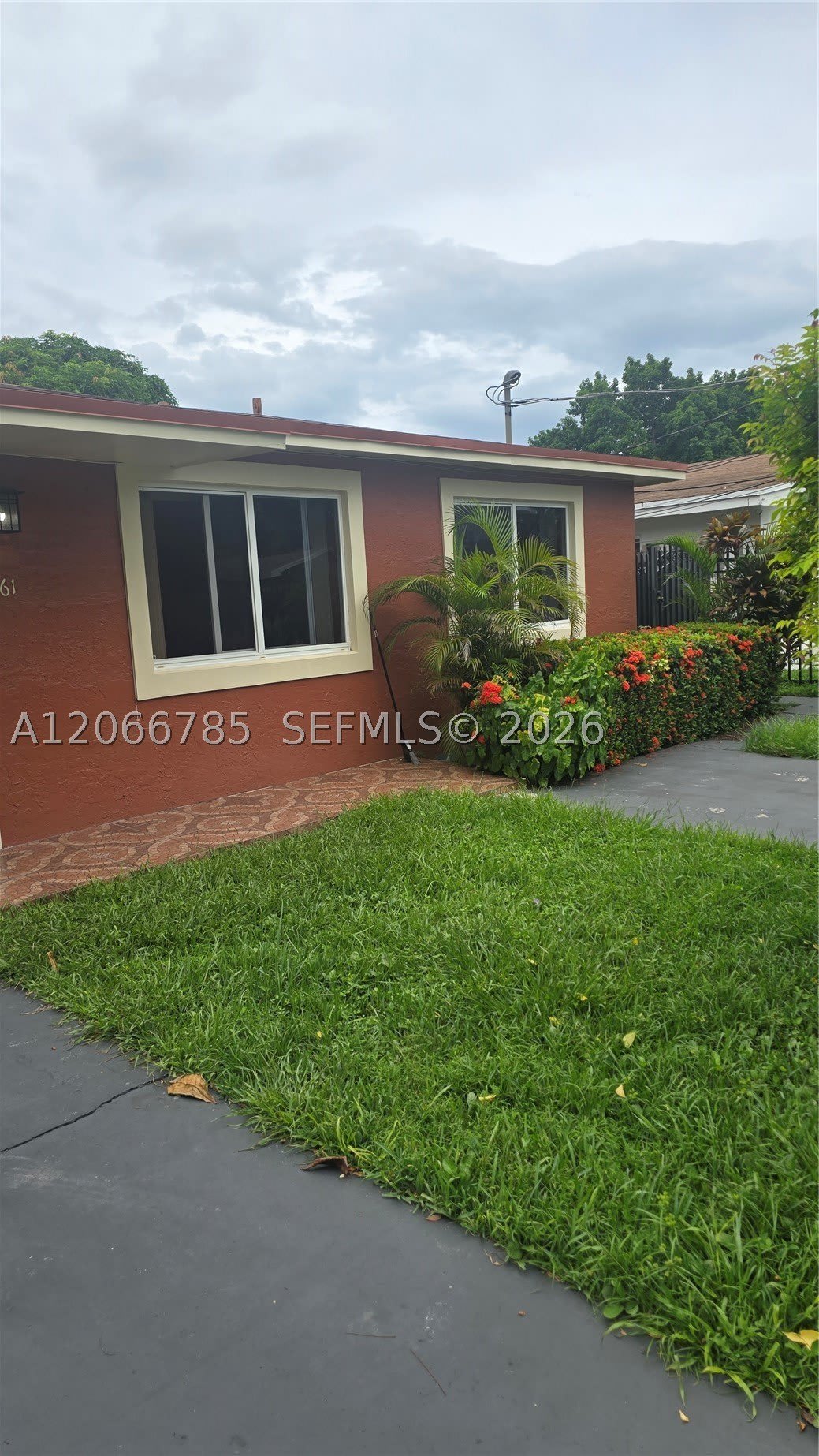 1161 NE 111th St – photo 1