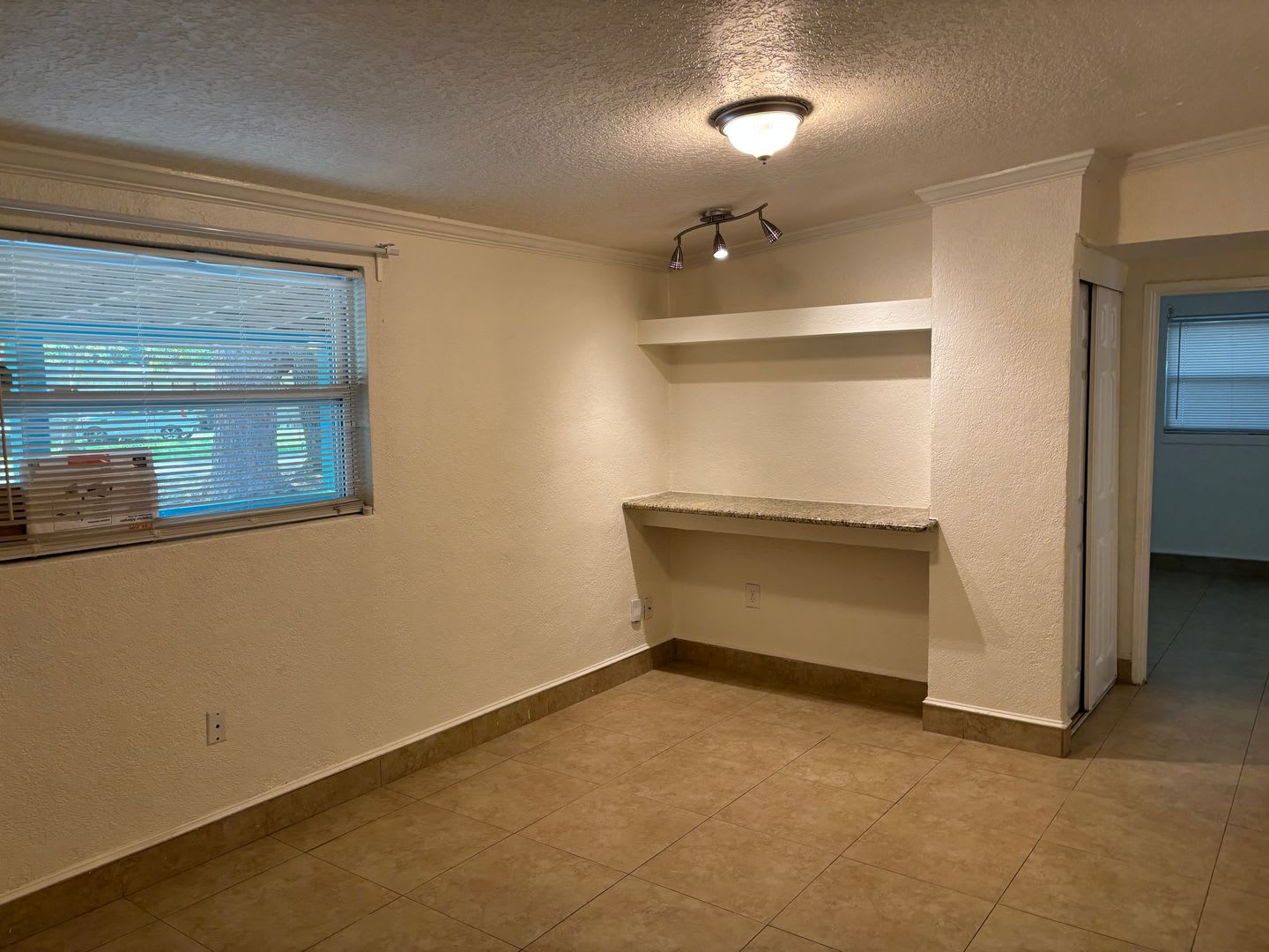 Move in ready 3 bedroom home – photo 4