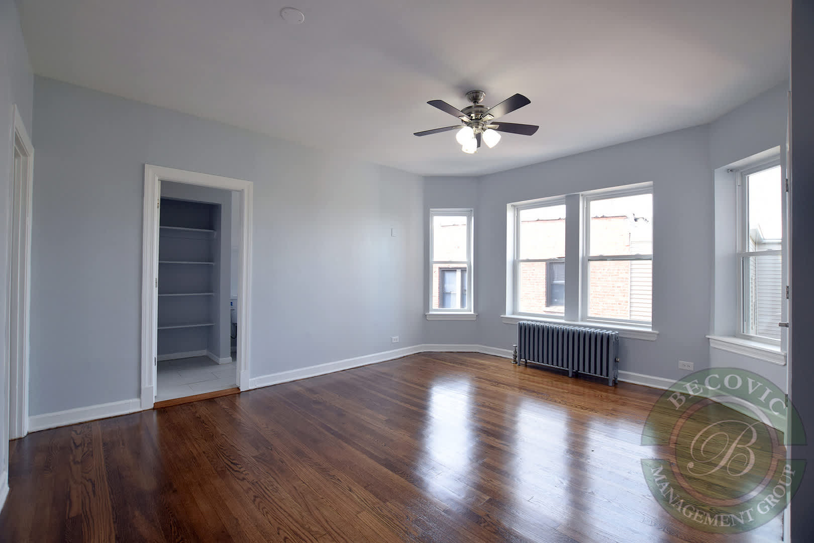 1724 W Juneway Terrace – photo 1