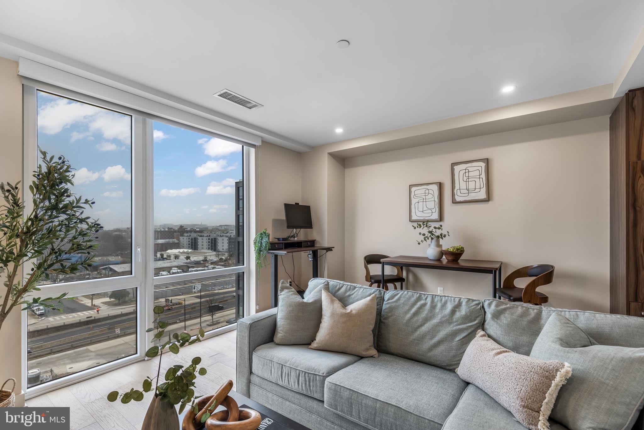 37 L Street SE – photo 2