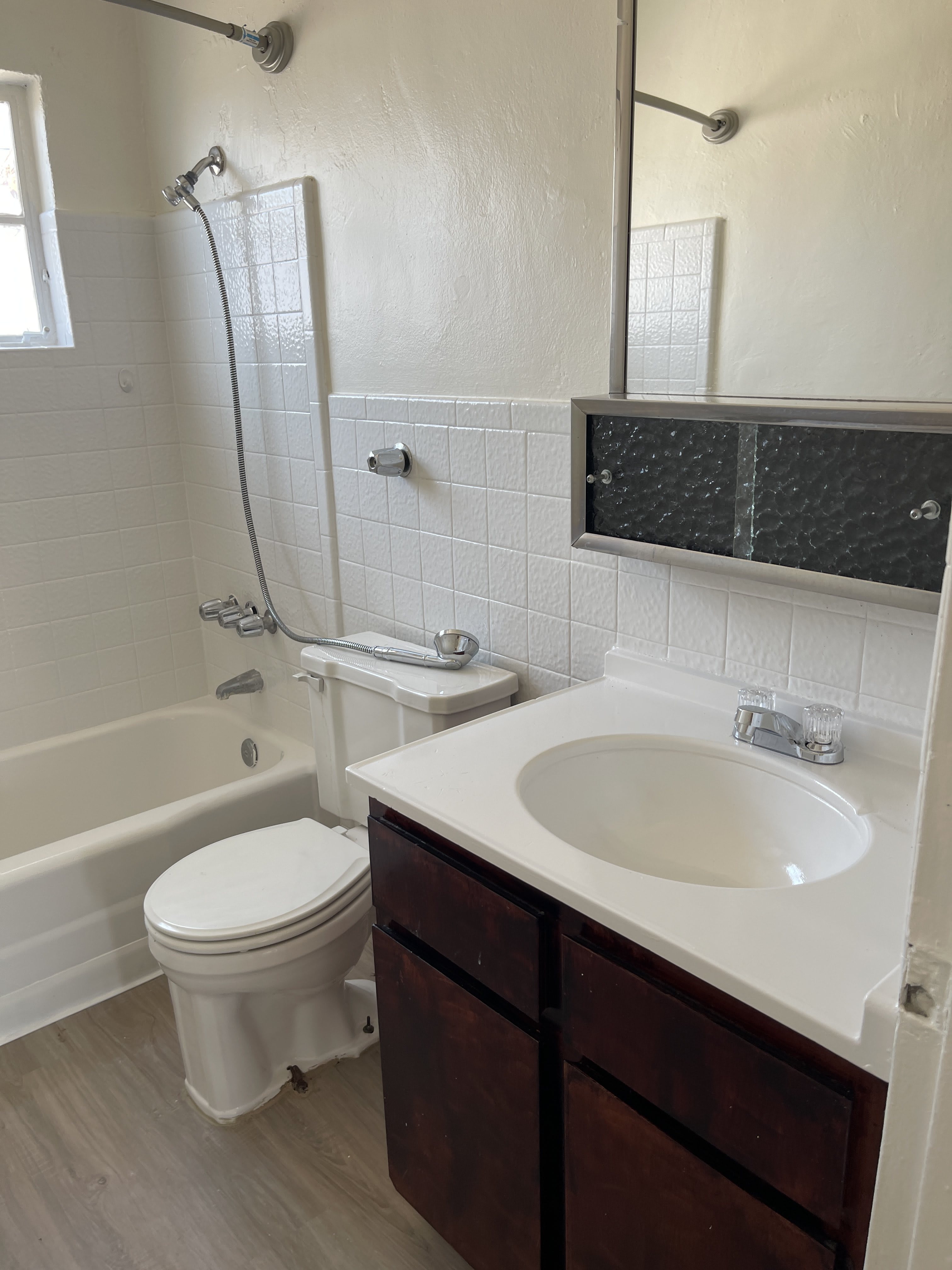916 W Piedmont Rd – photo 4