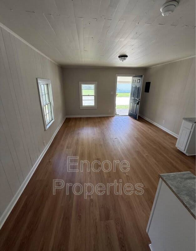 1408 Roanoke Street – photo 3