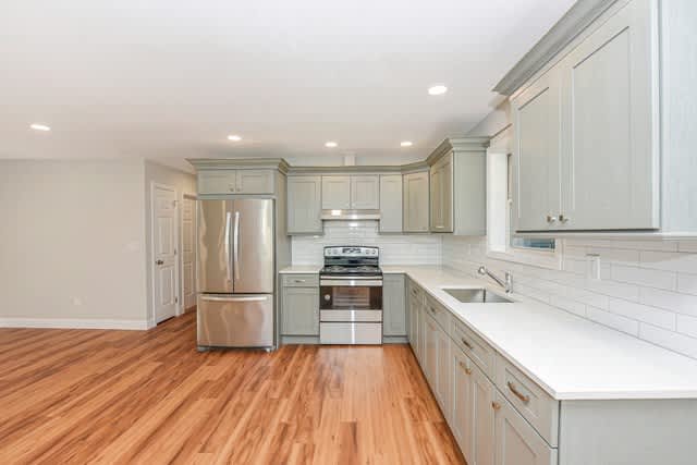 640 Post Avenue – photo 3