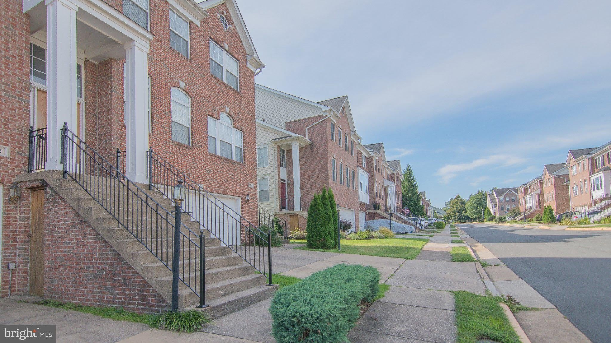 836 REVELSTORE Square NE – photo 2