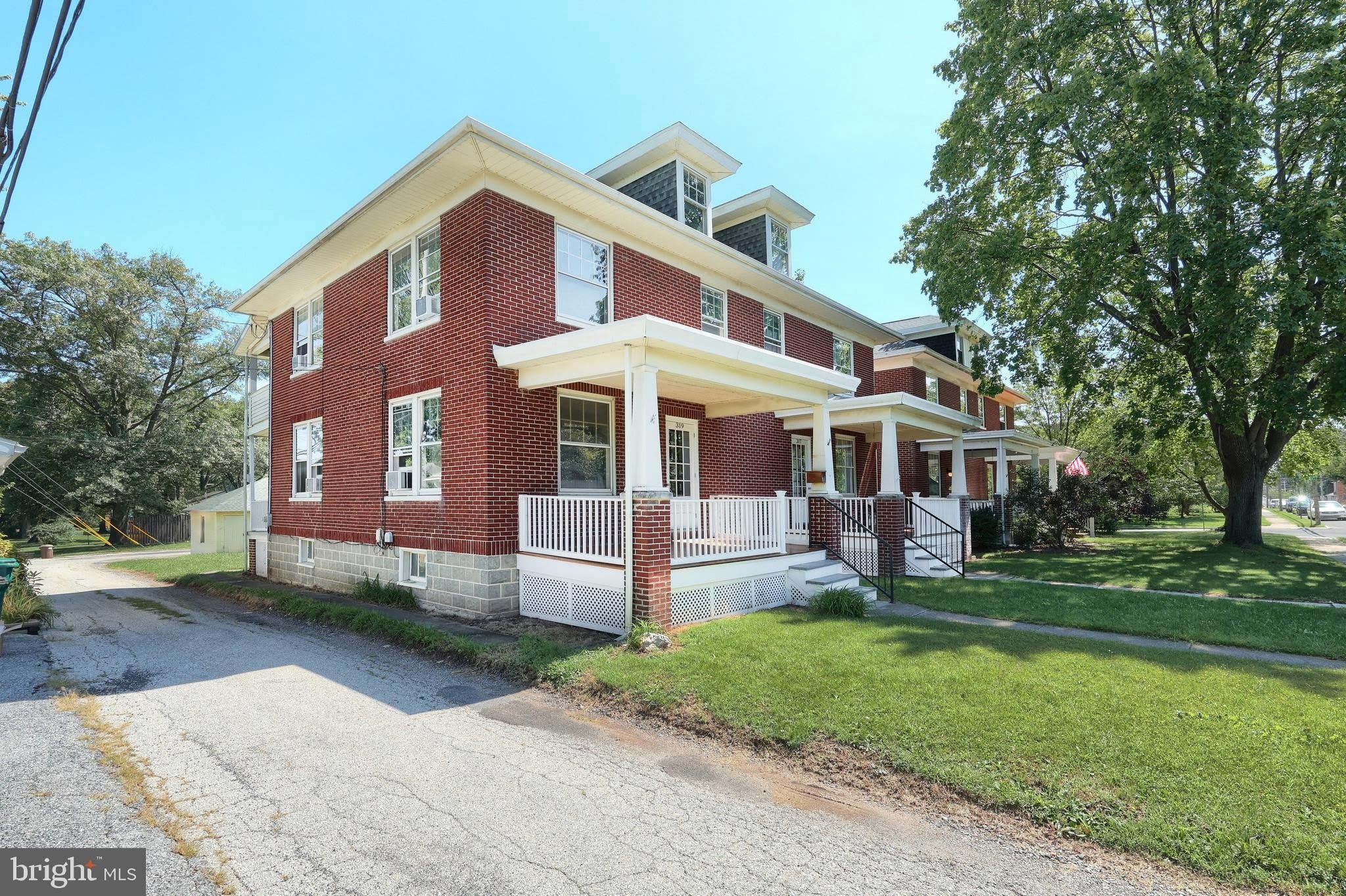 319 N STRATTON STREET – photo 4