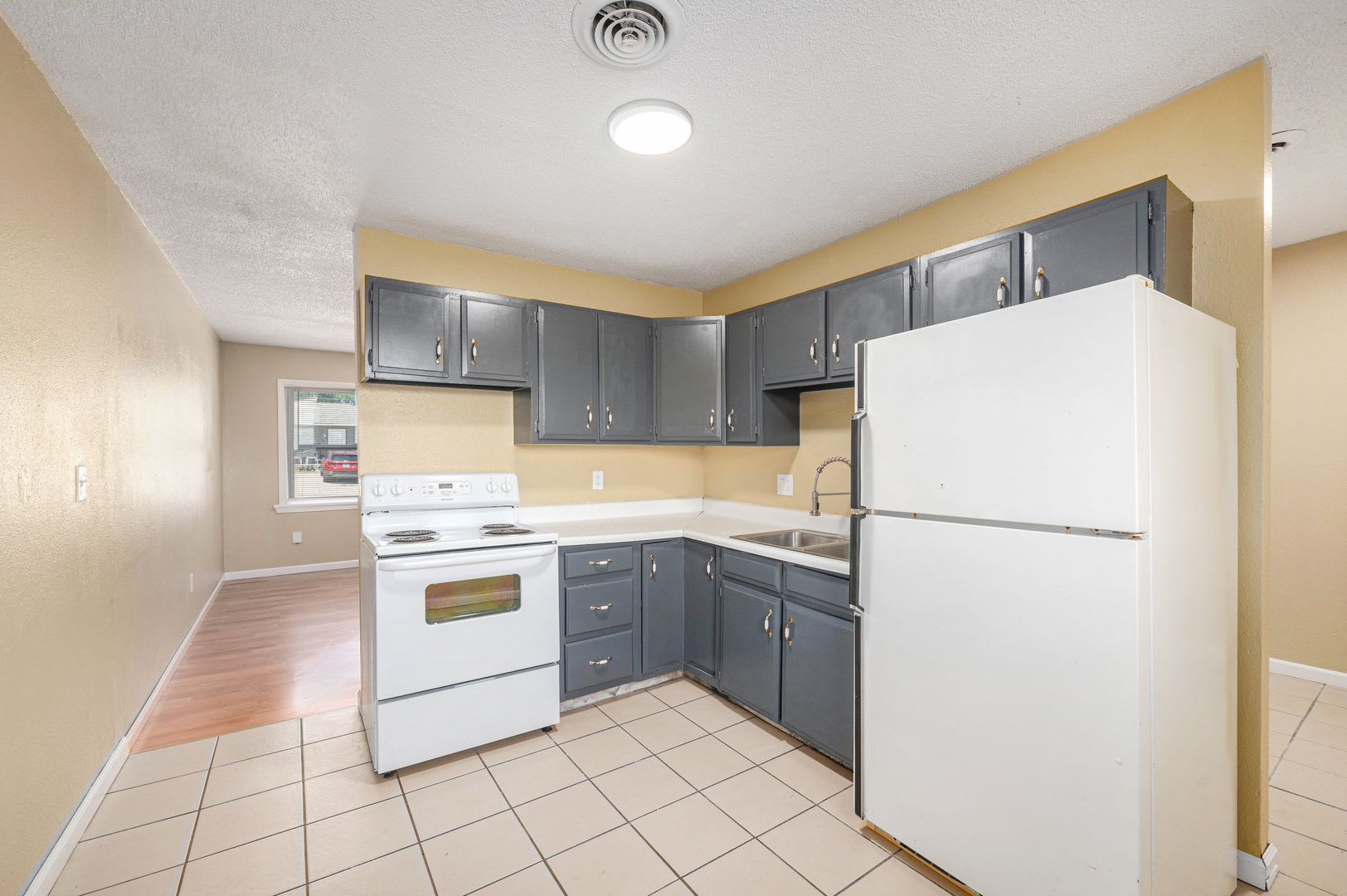 Beautiful 2BR/1BA Duplex in Independence! – photo 4