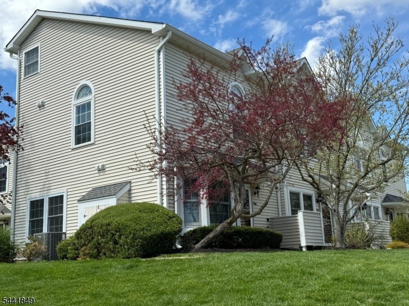 705 Bryant Dr – photo 2