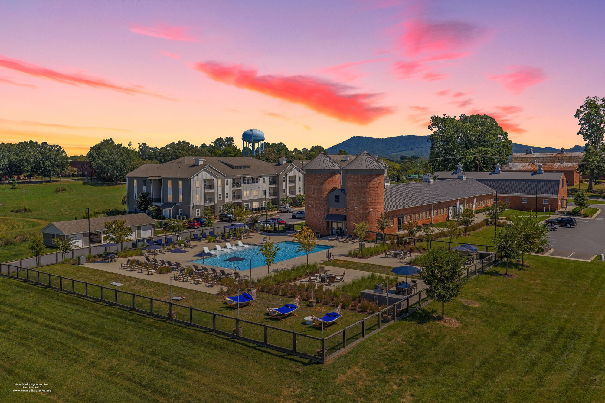 Murphy's Farm Apartments – photo 1