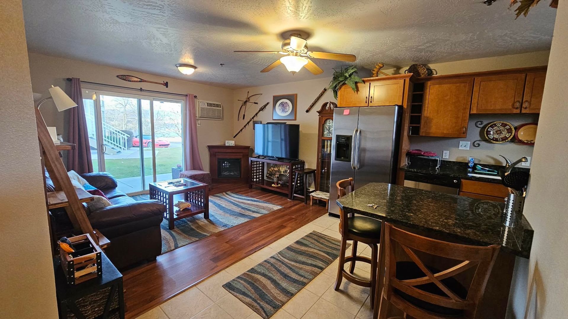 Condo located near the lake- Available October 1st, 2026 – photo 1