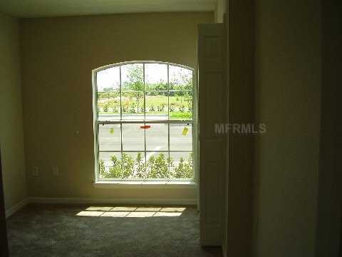 Cozy 3 Bedroom 2 Bath (2 Story) Townhome – photo 3