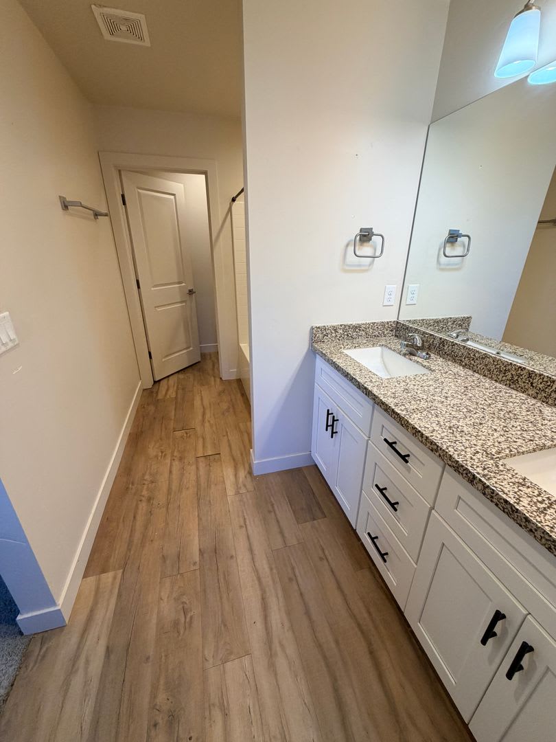 4 BEDROOM! Townhome in Bellemont! $2,900 – photo 4
