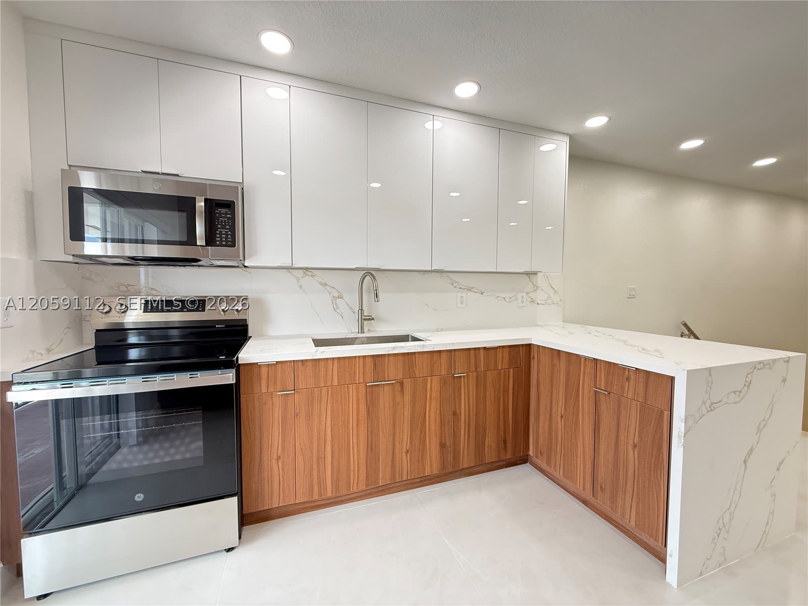 3514 W 76Th St – photo 3