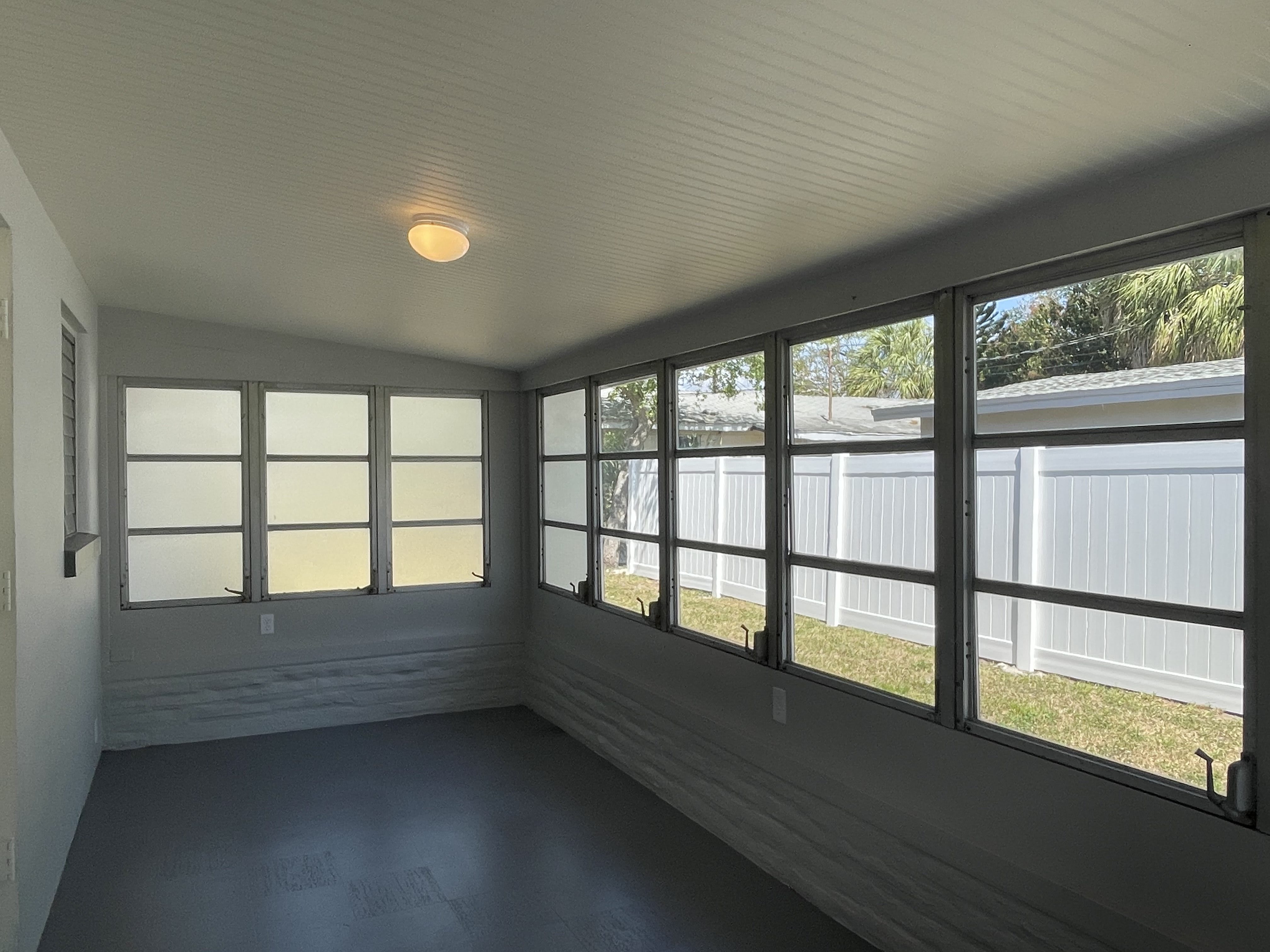 401 South Orion Avenue – photo 4
