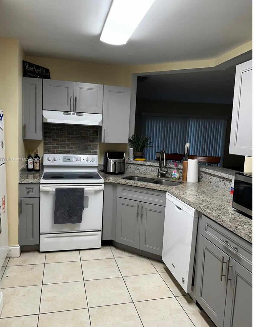 2 Bedroom 2 Bathroom Condo In A Well Maintained Gated Community Featuring A Spectacular Direct Lake View – photo 2
