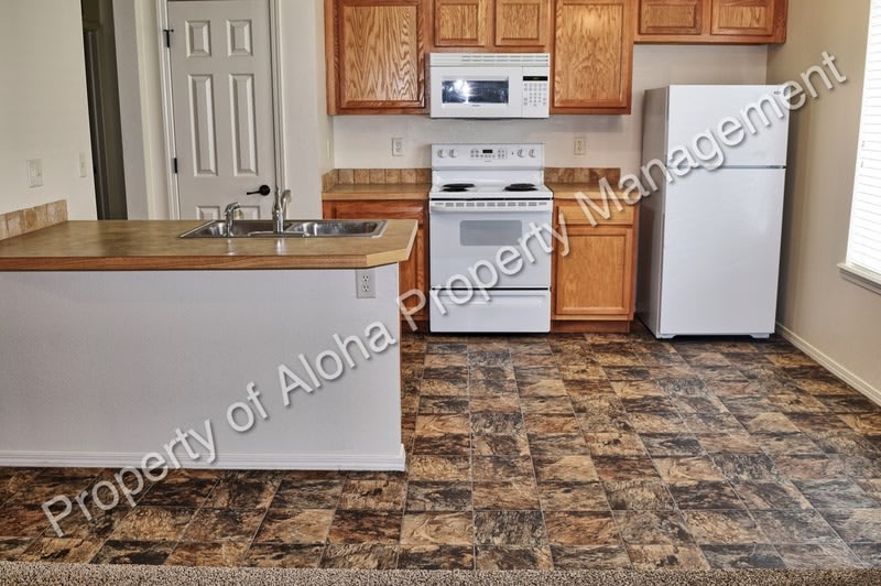 1035 W. Pine Ave – photo 3