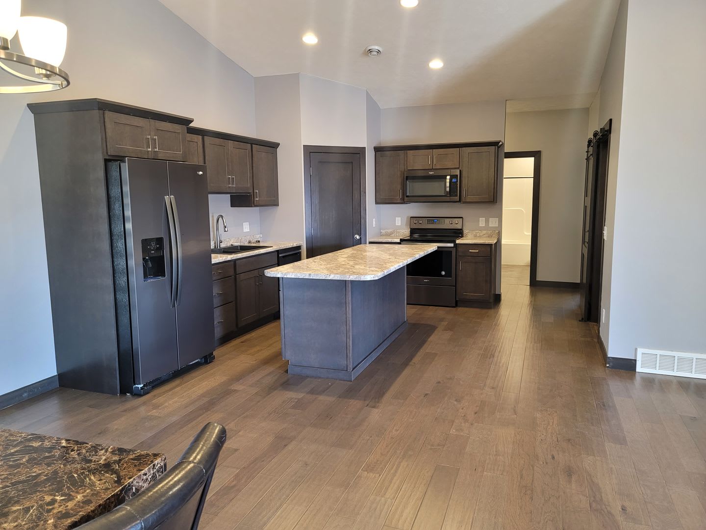 Three bedroom two bathroom triple garage house – photo 3
