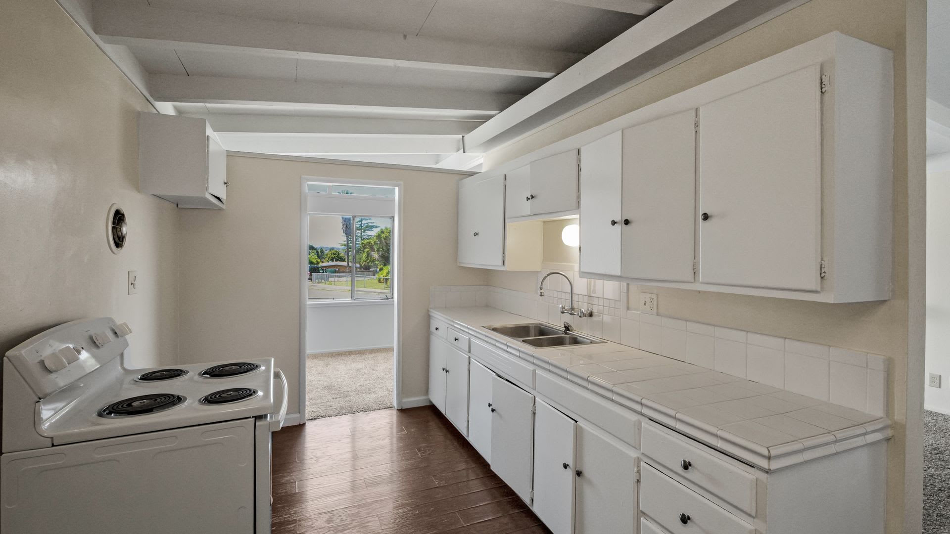 Vallejo's Granada Heights 3BD/2BA Home for Rent! – photo 5