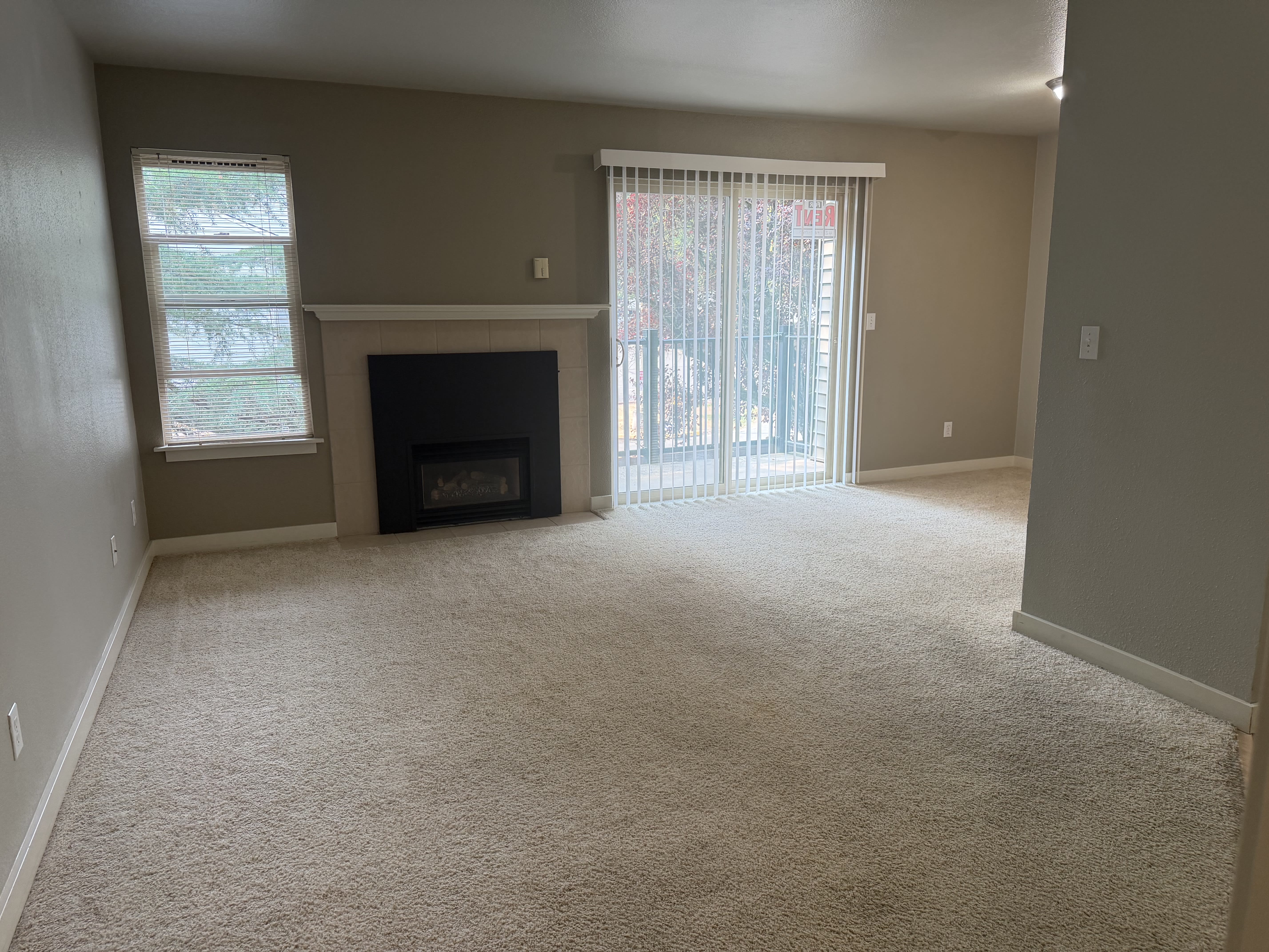 9805 Avondale Rd Ne – photo 3