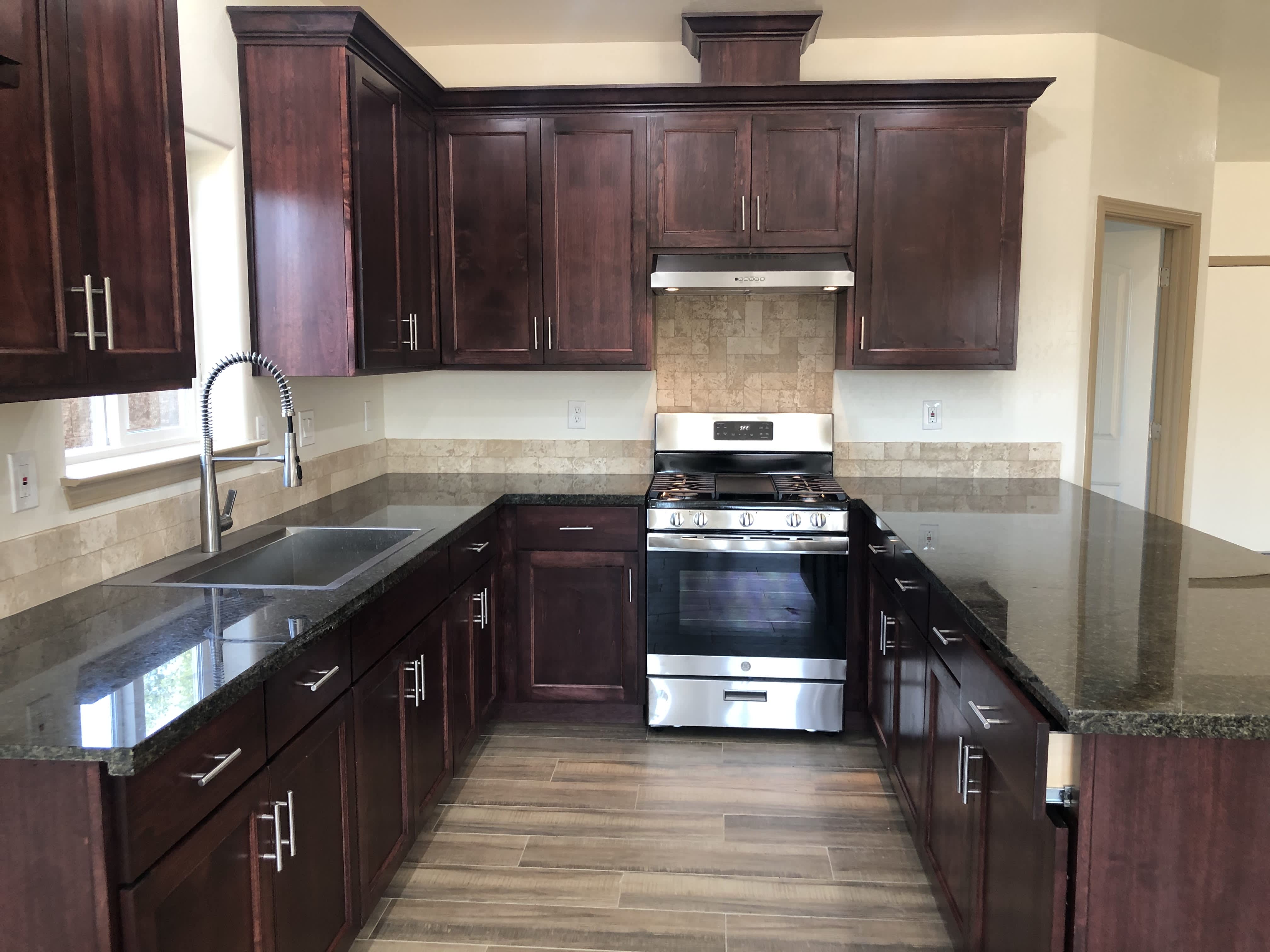 1909 Scott Ave – photo 3