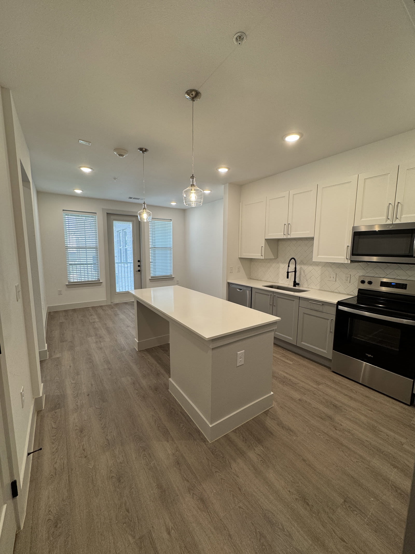 305 Laughlin Lane – photo 1