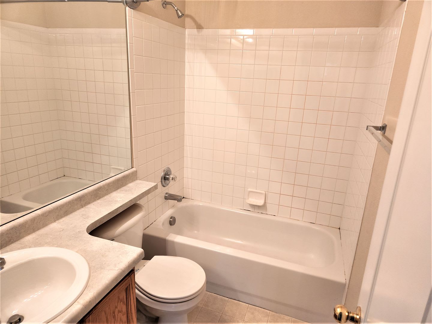 Cute Home For Rent on Ridgebury Pl. – photo 4