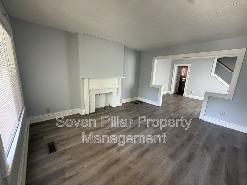1044 E 16th Ave – photo 3