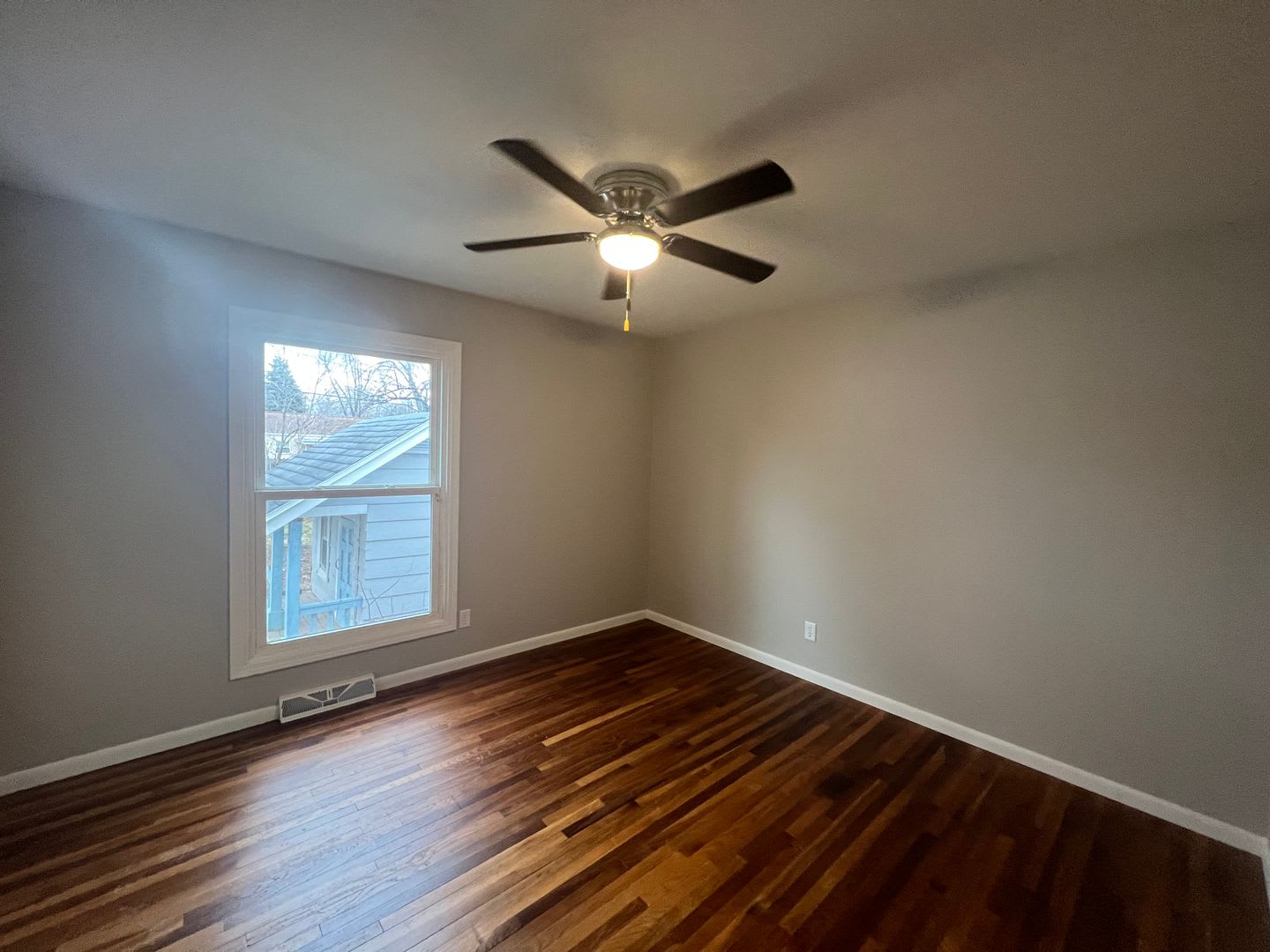 COMING SOON! 3 BEDROOM HOME!! – photo 5