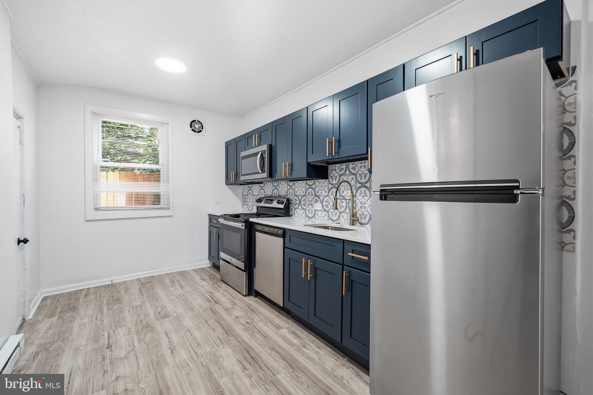 2062 E STELLA Street – photo 2