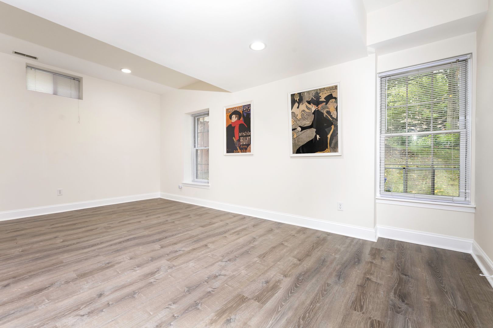 Beautiful and Spacious Lower Level Unit, Separate Entrance, Util. Included-Potomac, MD – photo 2