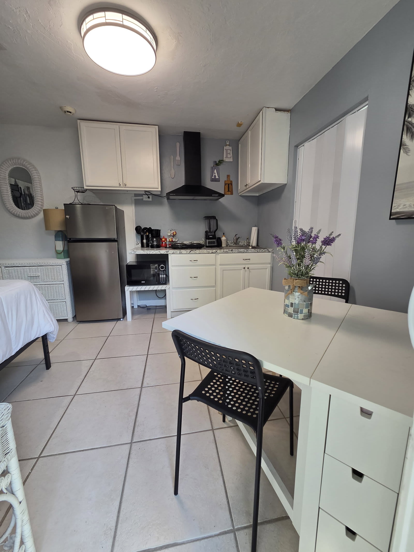 1668 Northeast 34th Drive – photo 1