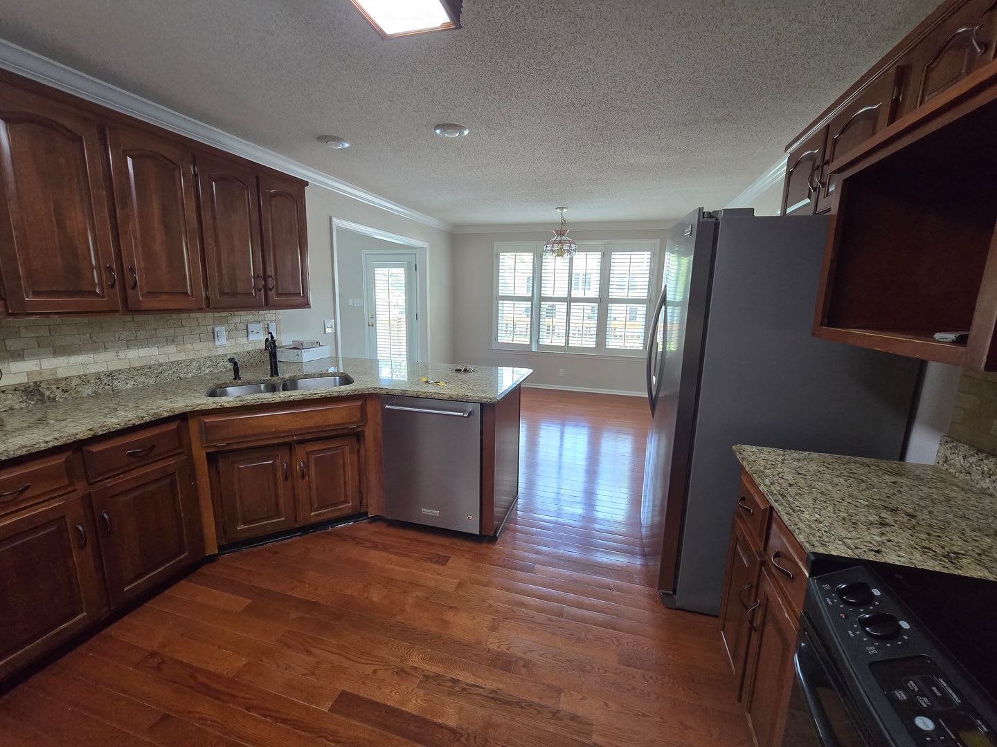 Rent Special First Full Month Free On 13 Month Lease – photo 5