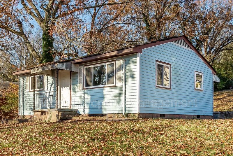 1113 Jarvis Ave – photo 2