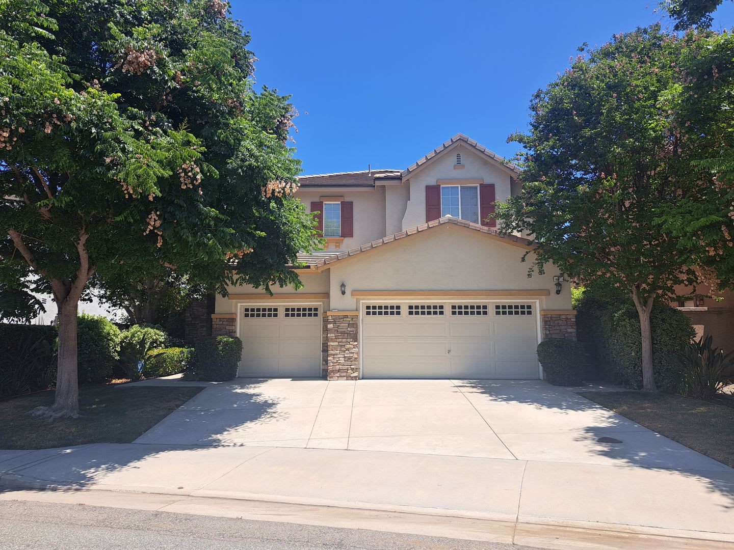 Beautiful 5 bedroom 3 bath home – photo 2