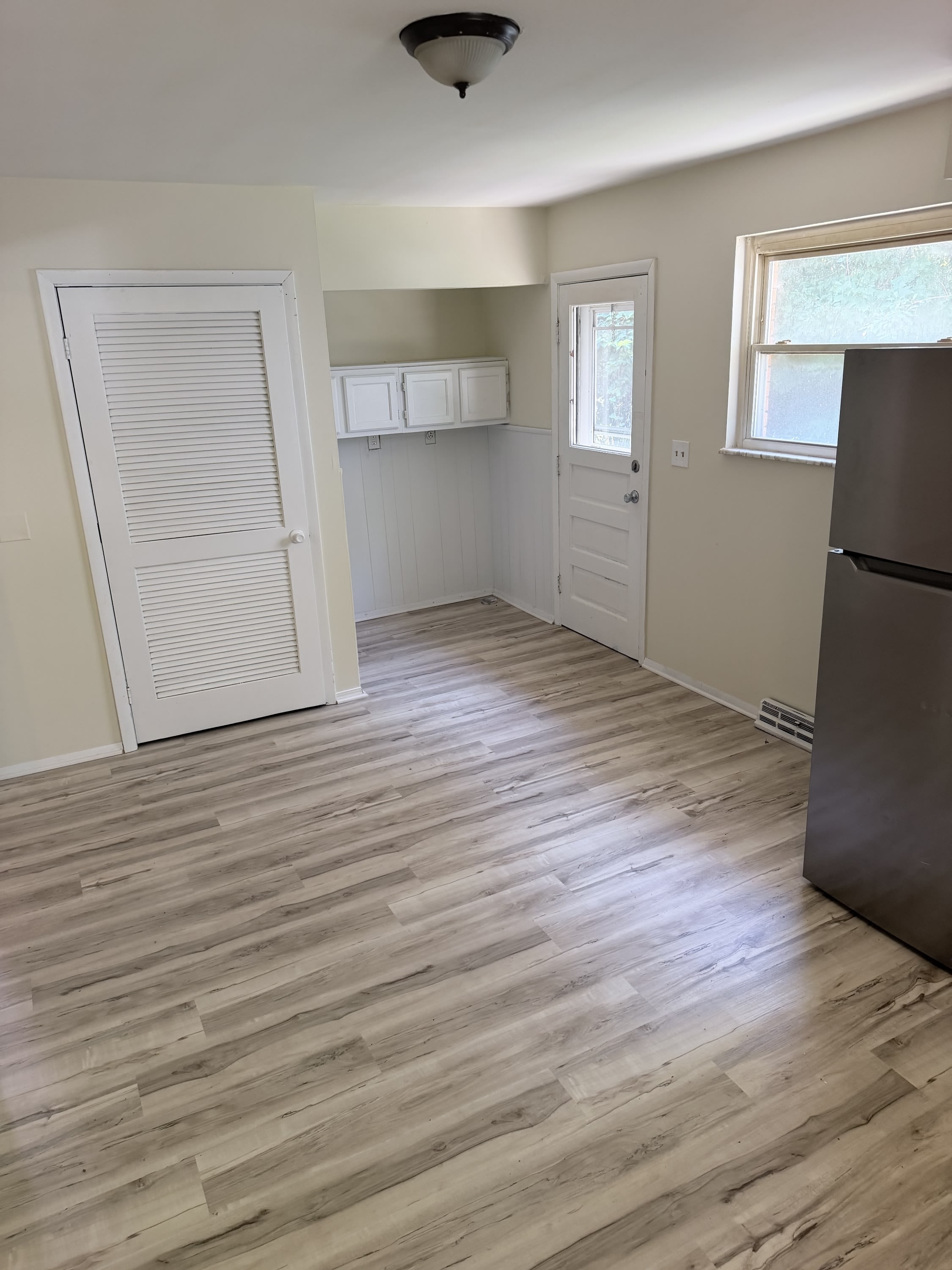 2420 Ulrich Avenue – photo 2