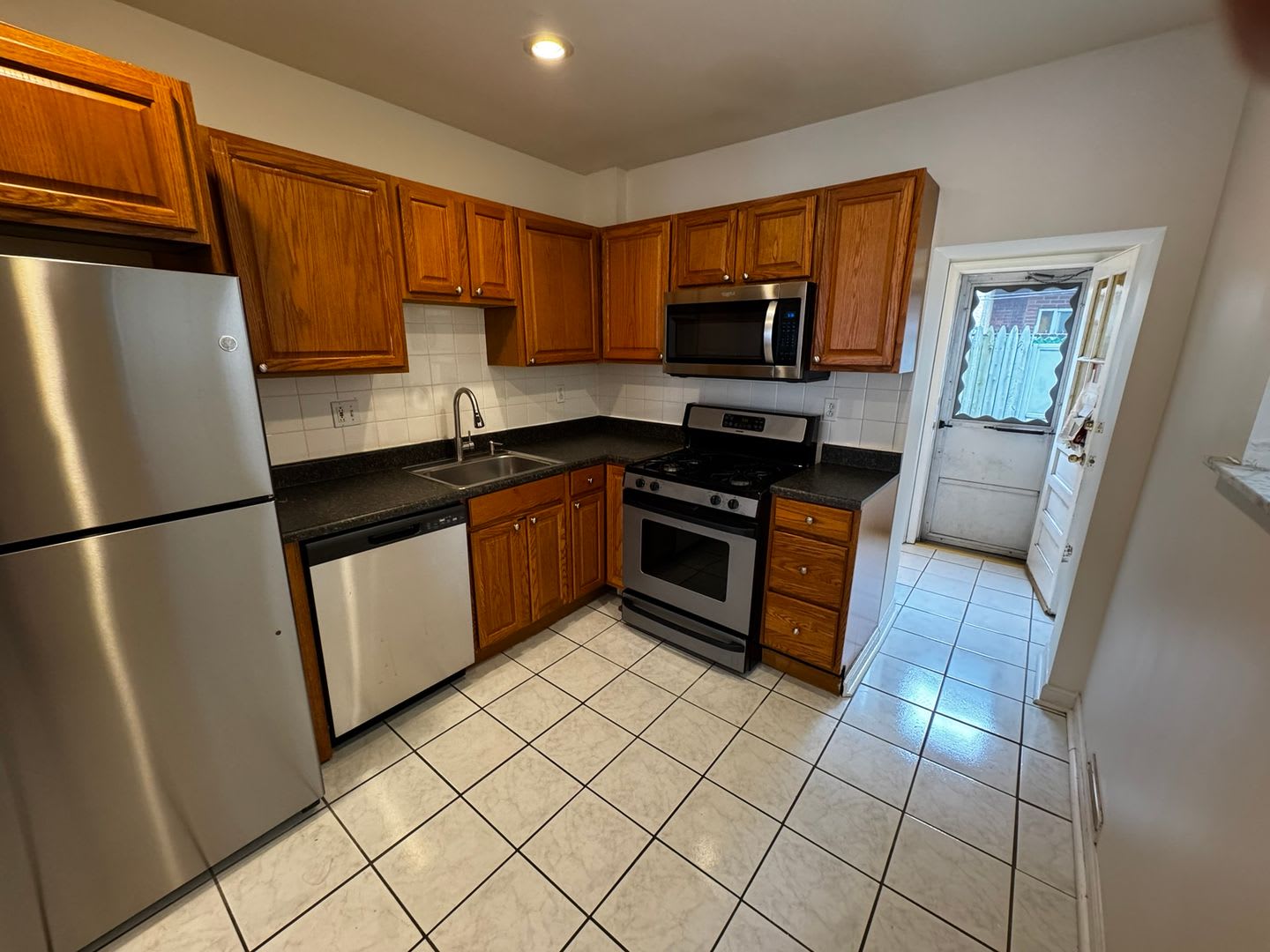 Updated Rowhome in South Philly – photo 5