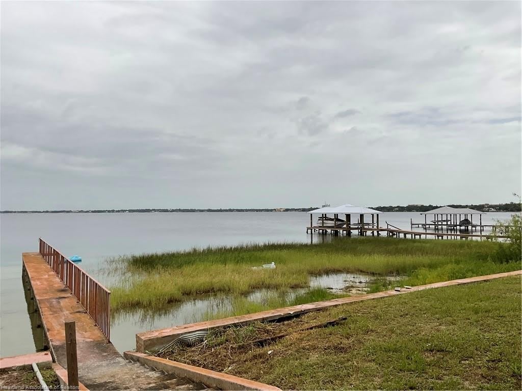 1025 Lakeview Drive – photo 5