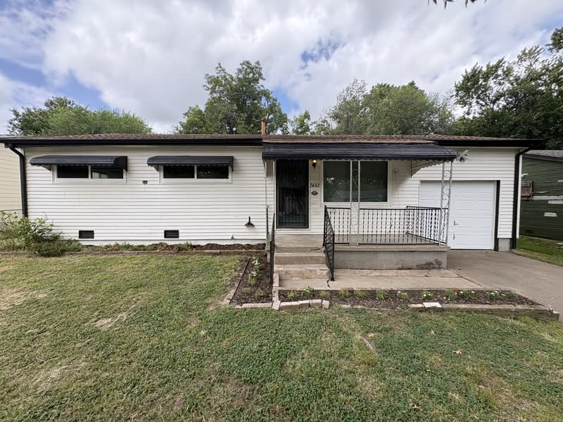2442 North Pittsburg Avenue – photo 1