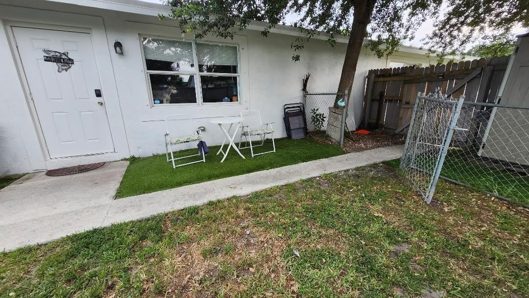 8576 Sunset Drive – photo 2