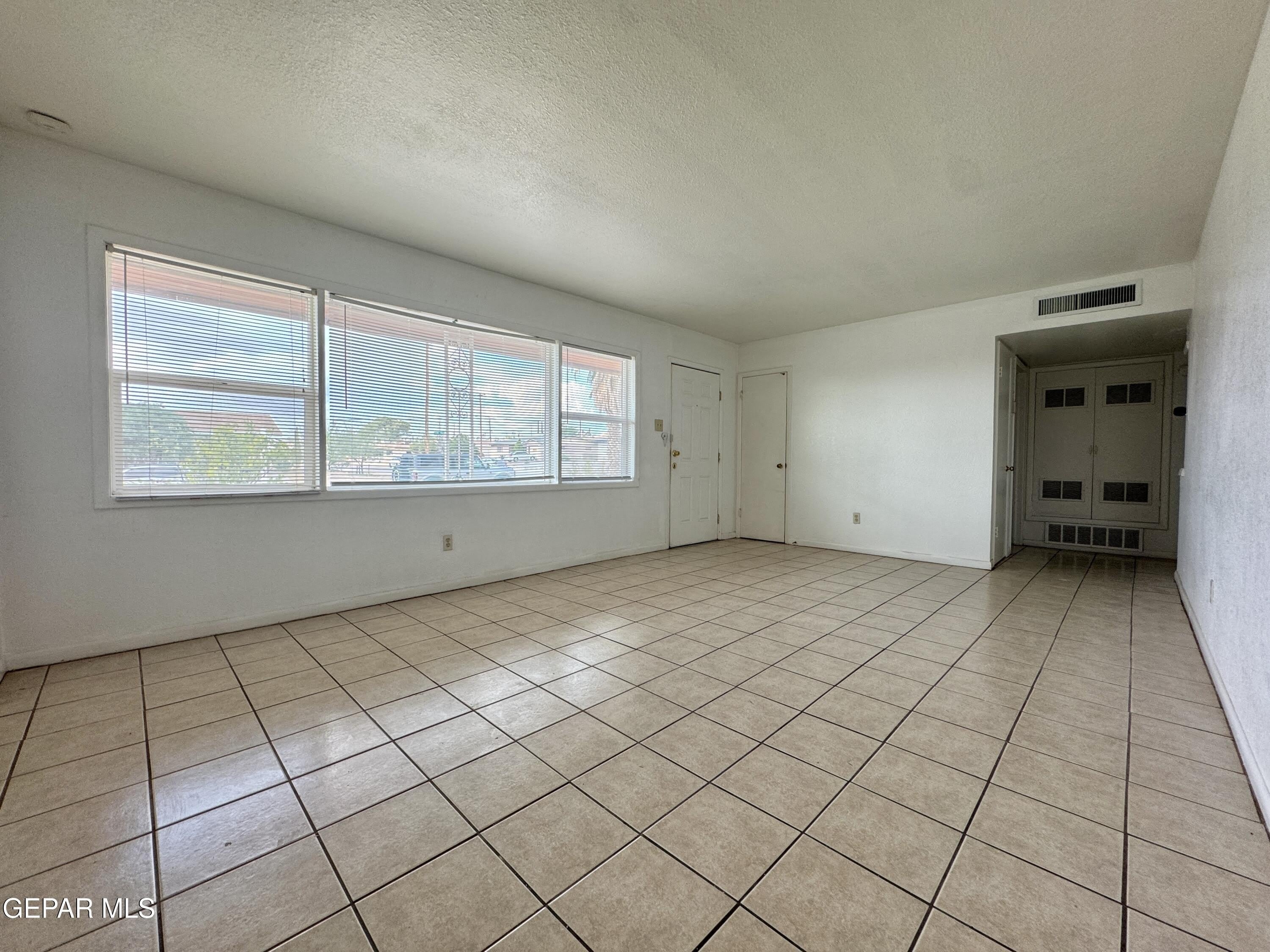 209 SAN SABA Road – photo 5