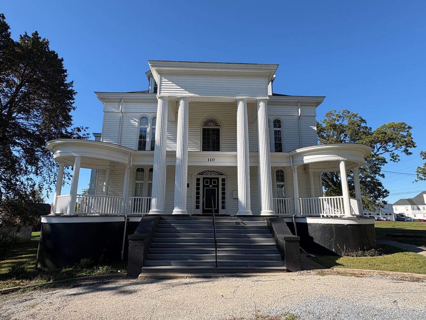 Apartment Located Inside Beautiful Historcal Home In Lynchburg – photo 3