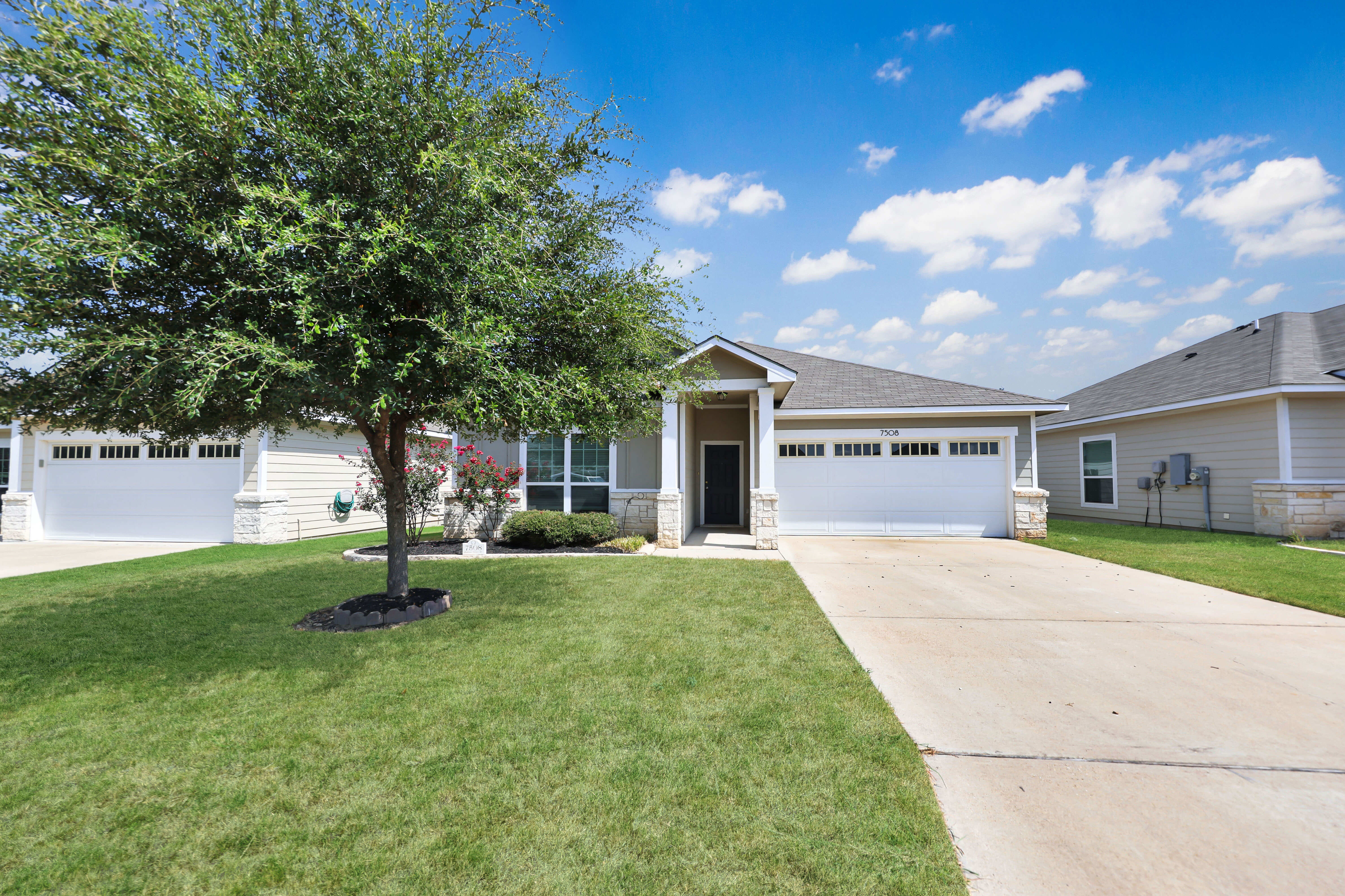 7508 Hudson Grove Dr – photo 1