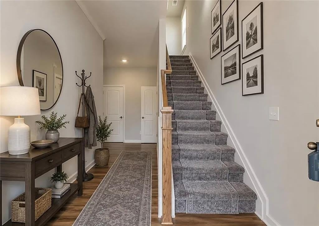 118 Briarwood Drive E – photo 2