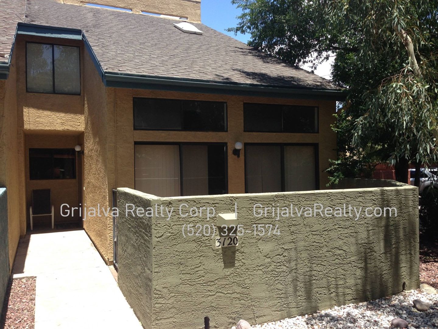 Beautiful Multi Story Townhouse Near Tucson Racquet Club Move In Special Prince Country Club – photo 1