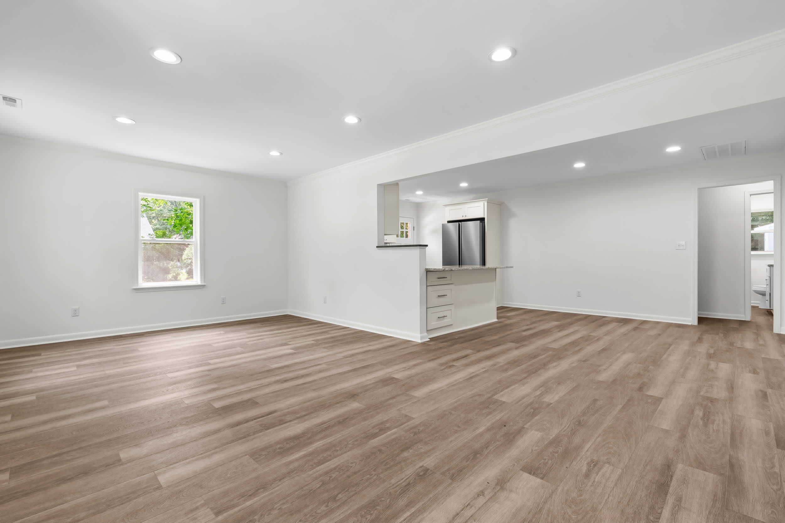 320 Clay St – photo 3
