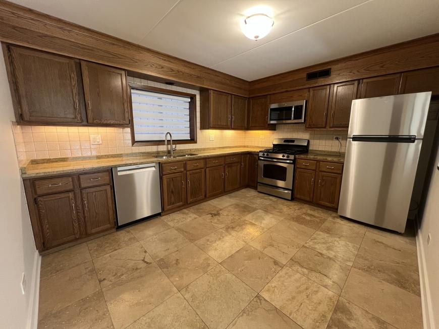2416 West Foster Ave. – photo 2